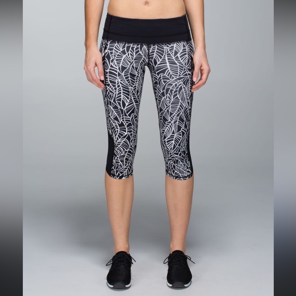 lululemon athletica Run A Marathon Palm Print Crop Leggings EUC 6